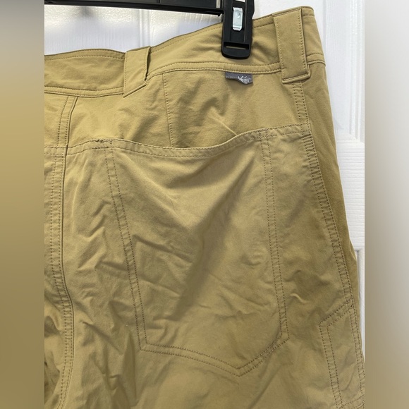 Hiking Pants 34 W x 30 L - Picture 8 of 10